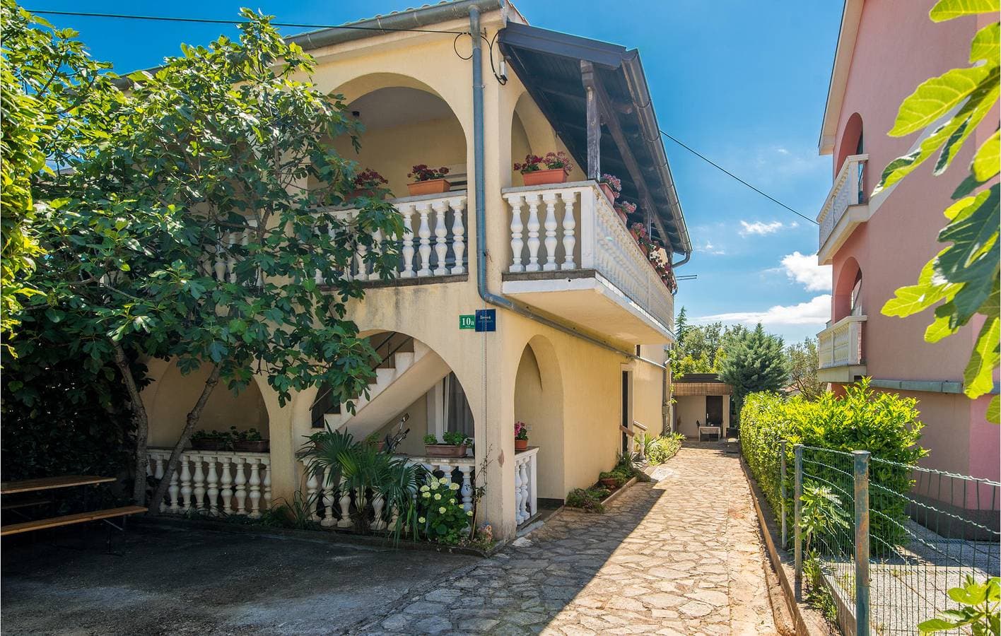 Foto 2 von 31: Gemütliche Ferienwohnung am Meer mit Terrasse, WLAN und Parkplatz – 1 km vom Strand entfernt