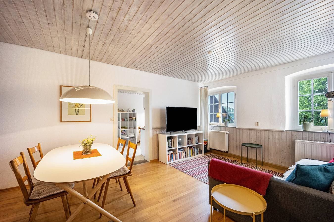 Foto 2 von 34: Ferienwohnung 'Klosterhof Eggenreute' mit Bergblick