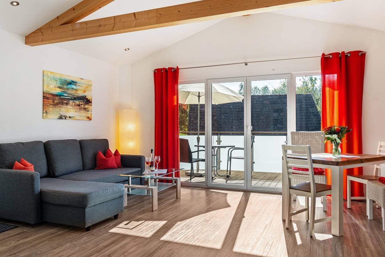 Foto 3 von 45: Ferienhaus mit Balkon, Terrasse, privater Terrasse, Gemeinschaftsgarten und WLAN