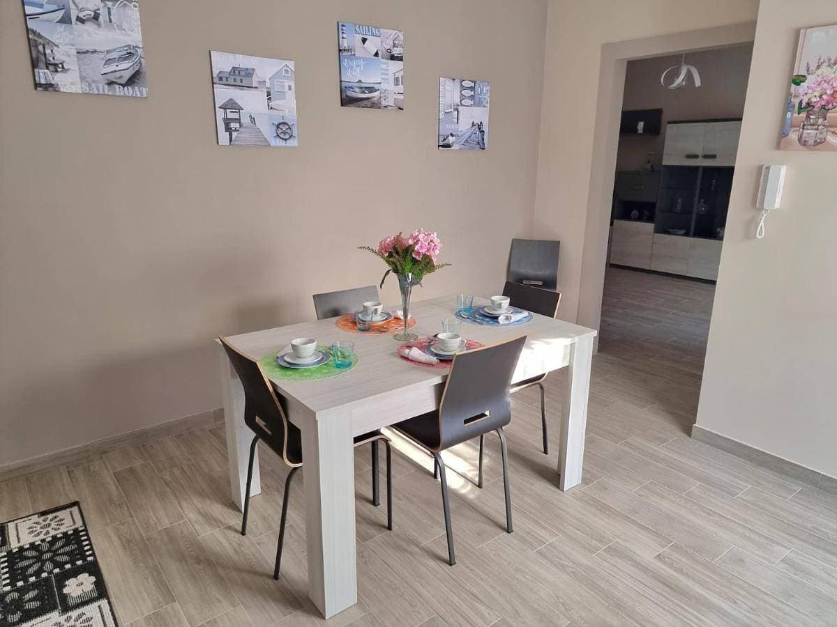 Foto 4 von 18: Two-Bedroom Apartment