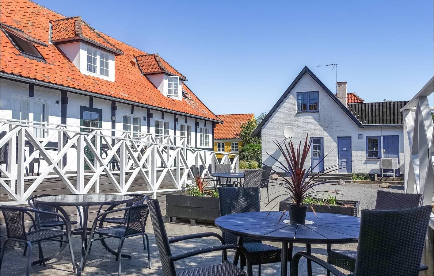 Foto 13 von 33: Ferienwohnung für 6 Personen mit Terrasse