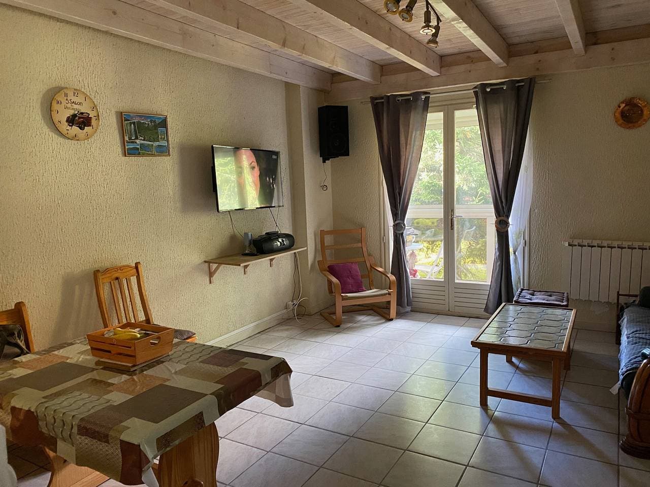 Foto 2 von 18: Ruhige Wohnung mit Aussicht in der Nähe der Station