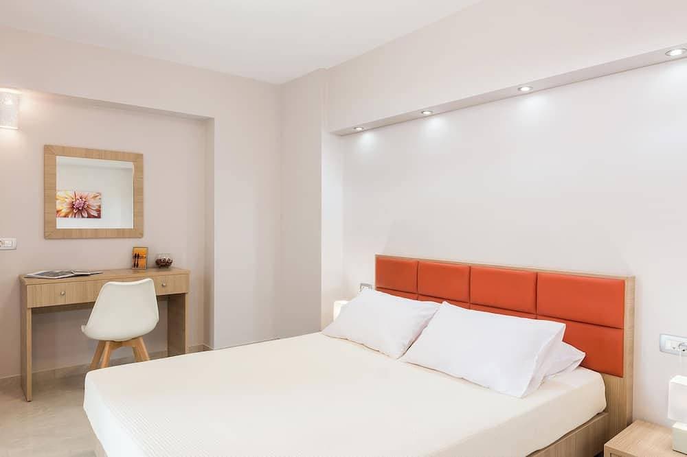 Enjoy Summer from a lux flat steps to Sandy Beach 1