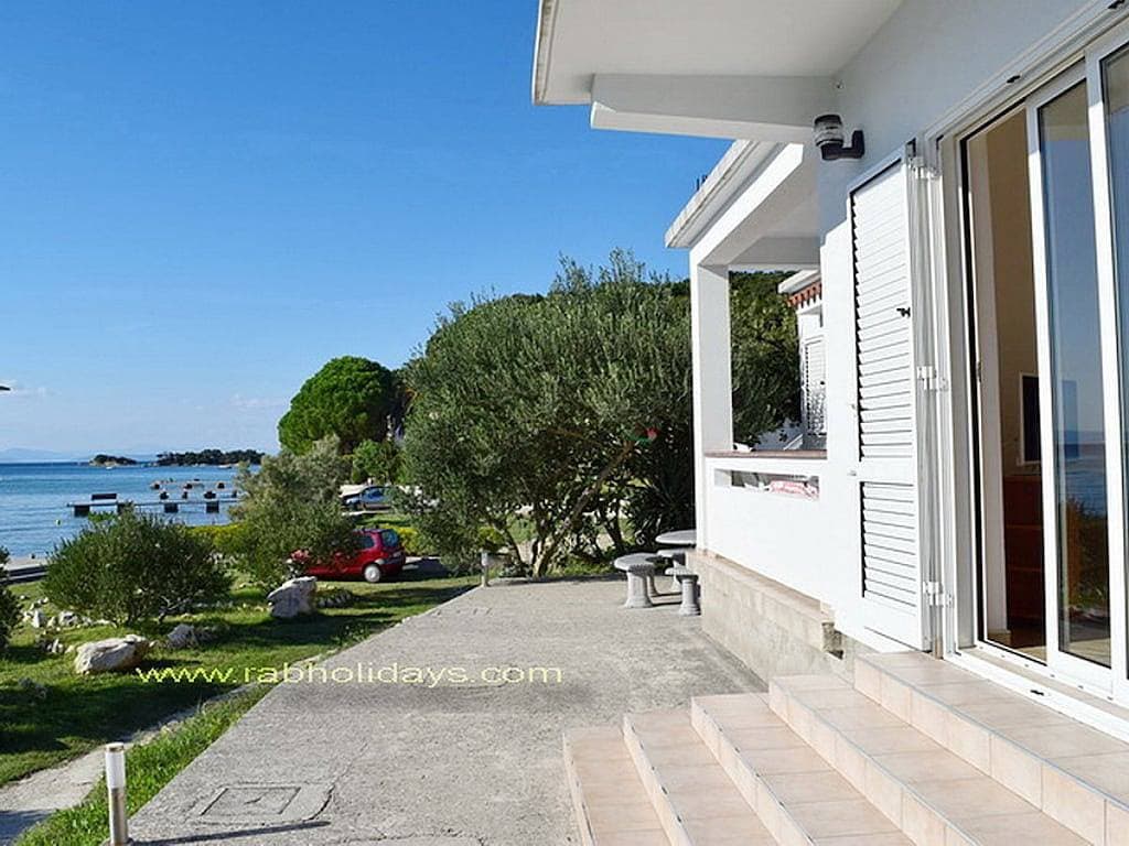Foto 5 von 20: Ferienhaus in Rab mit Schwimmbecken