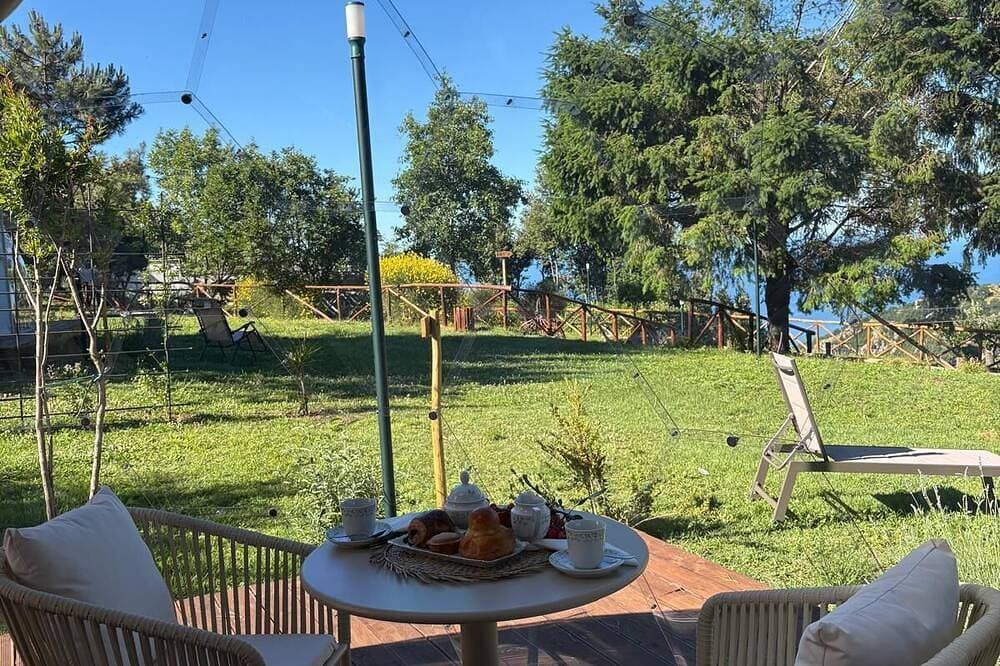 Foto 6 von 10: Glamping at Il Balcone degli Dei: Private Stars and a Hot Tub