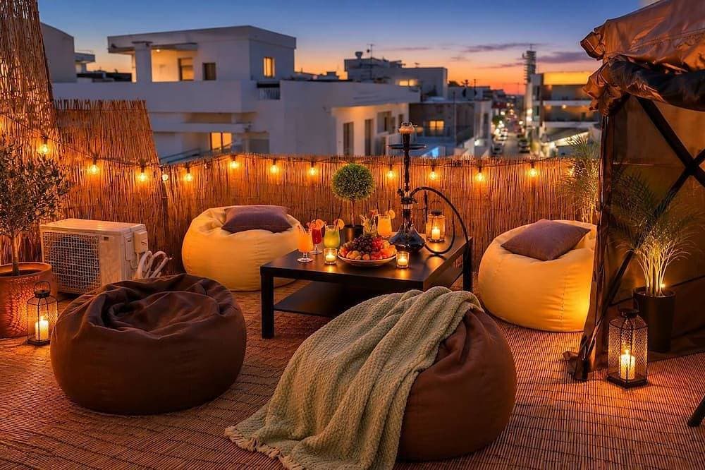 Elegant 2 Bedroom Apartment with Rooftop Terrace 1