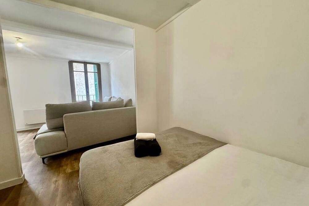Foto 2 von 10: Renovated 2P apartment - Old town St Laurent.