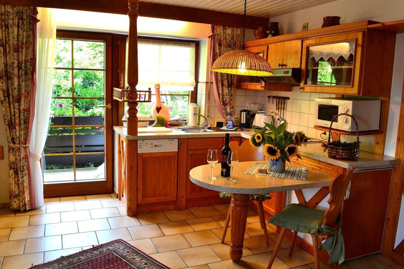 Foto 8 von 15: Ferienwohnung 'Nachtigall' mit Bergblick, Gemeinschaftsterrasse und Wi-Fi