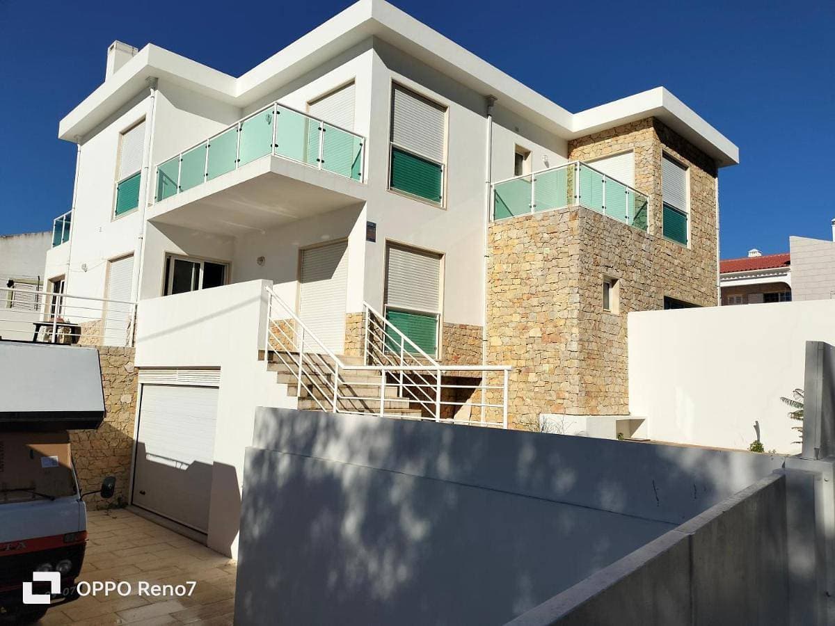 Foto 4 von 96: Five-Bedroom House
