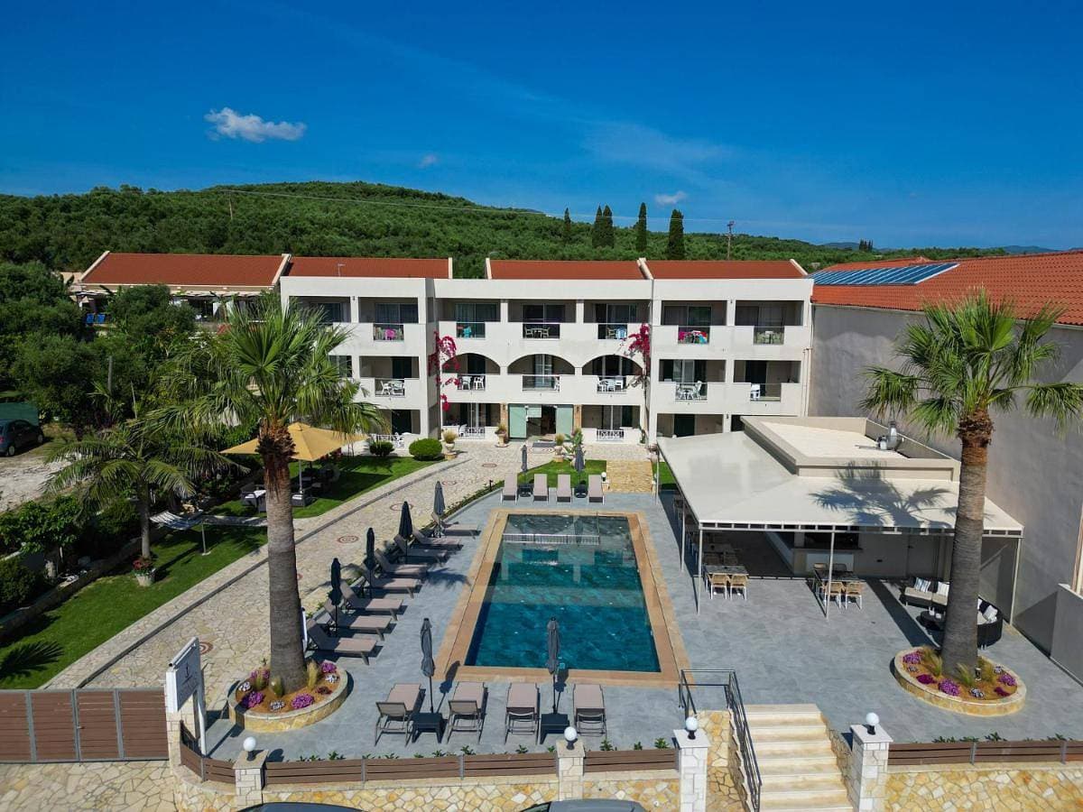 Remezzo Studios & Apartments 1