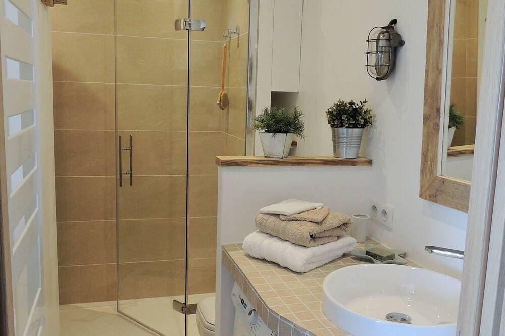 Foto 3 von 11: Privileged location for this beautiful seafront apartment