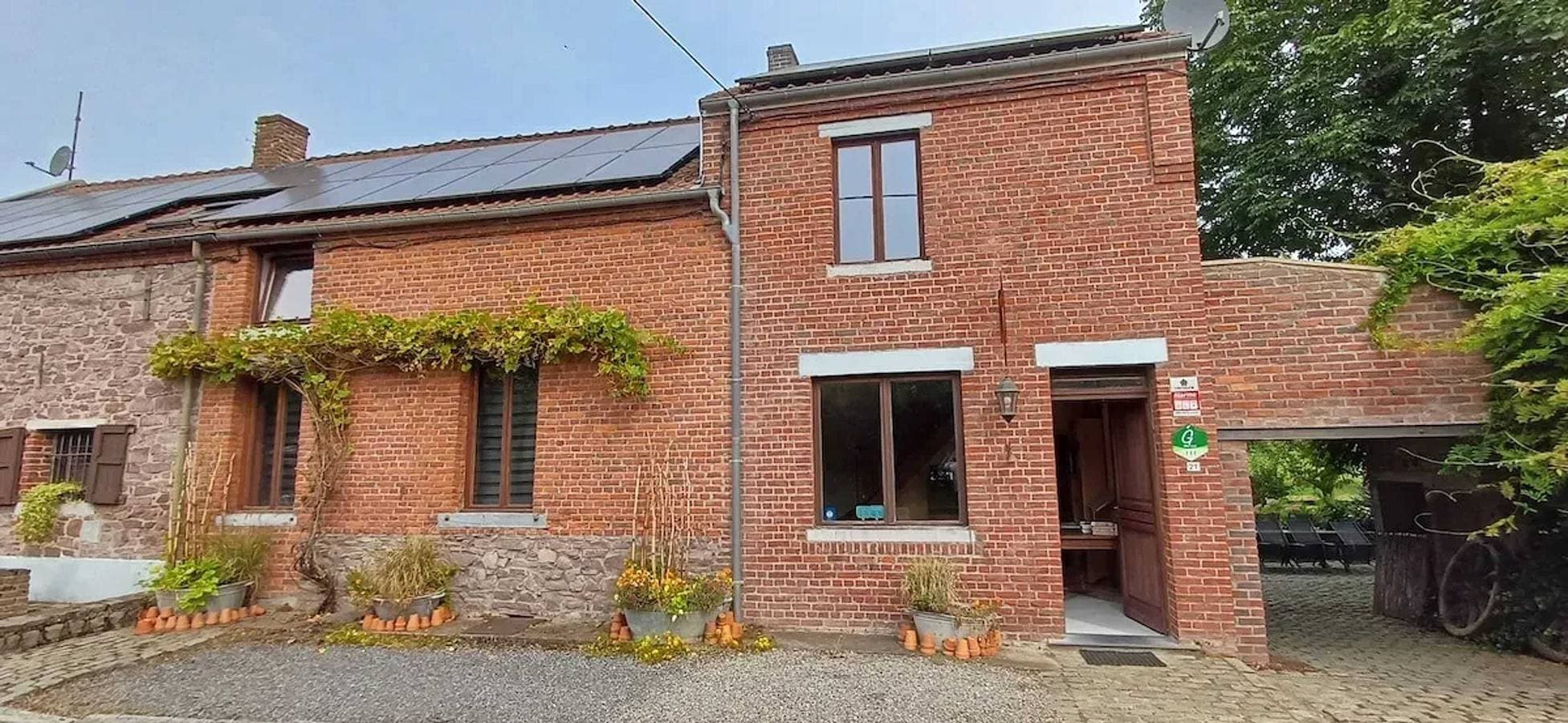 Geräumiges Haus in Montignies-sur-Roc mit Garten 1