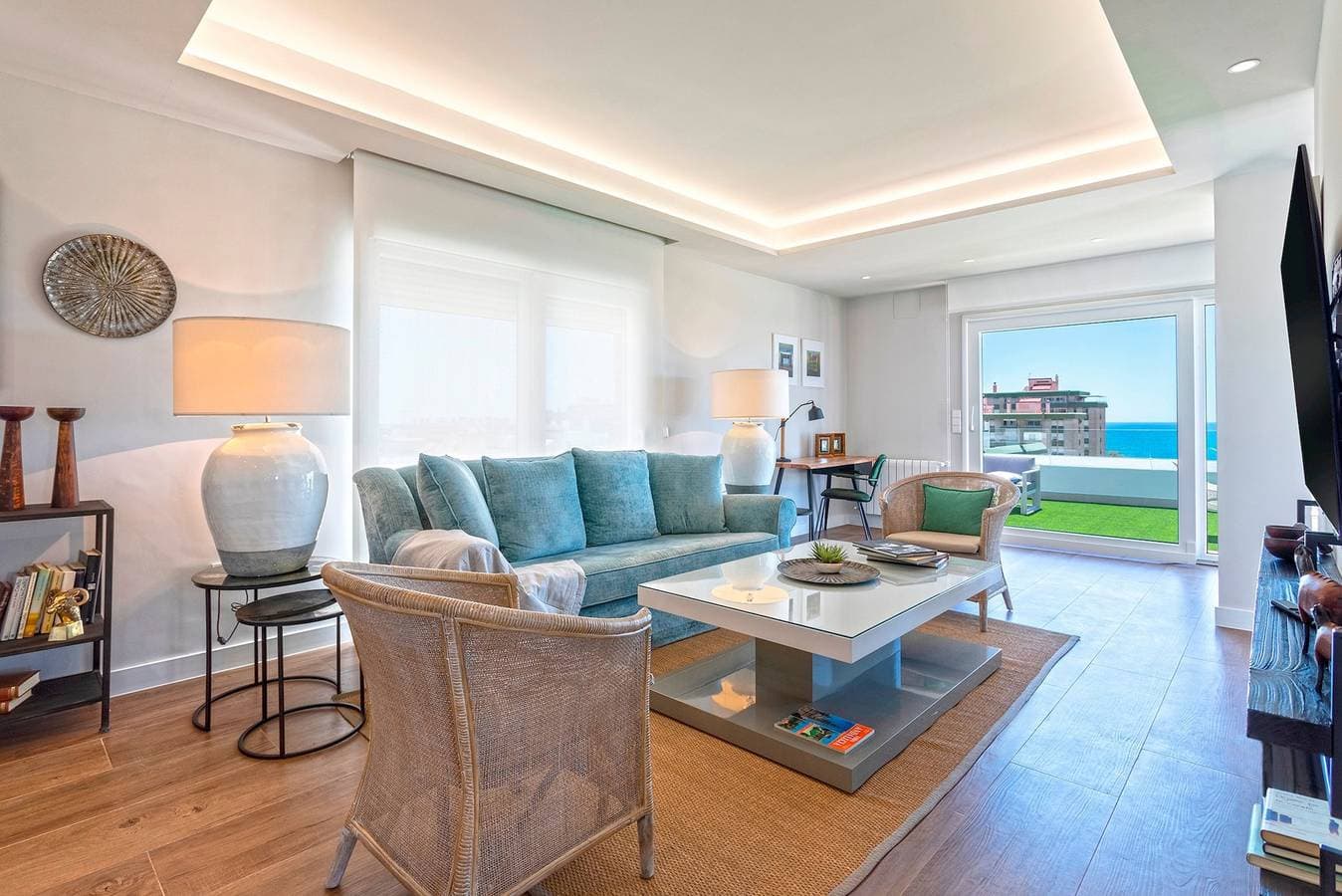 Foto 6 von 19: Spectacular 3 Bd penthouse with parking and sea views terrace. Elcano Terrace