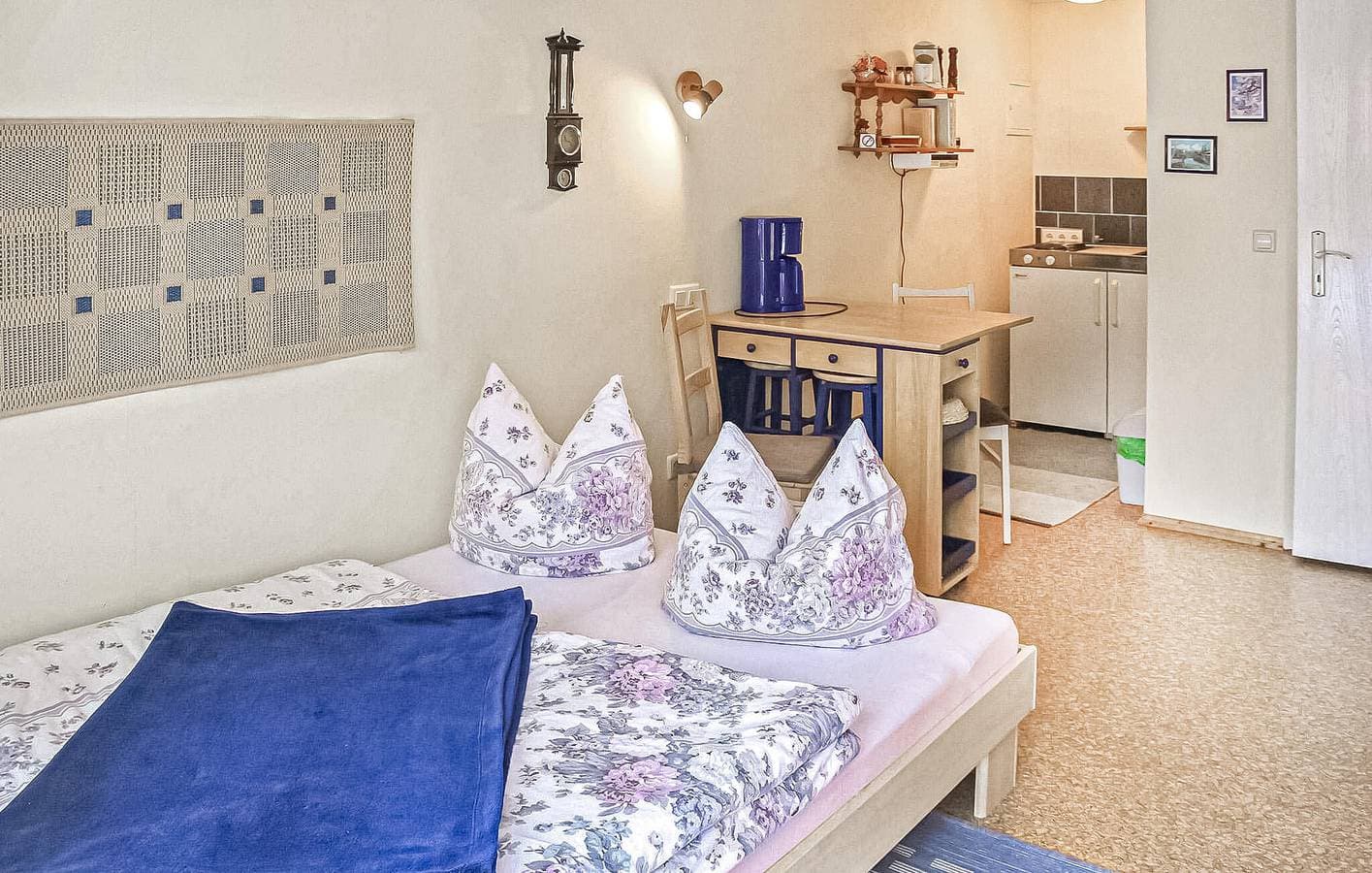 Foto 3 von 8: Gemütliche Wohnung mit Parkplatz, Terrasse und Gartenmöbeln 1,5km vom Lychensee entfernt