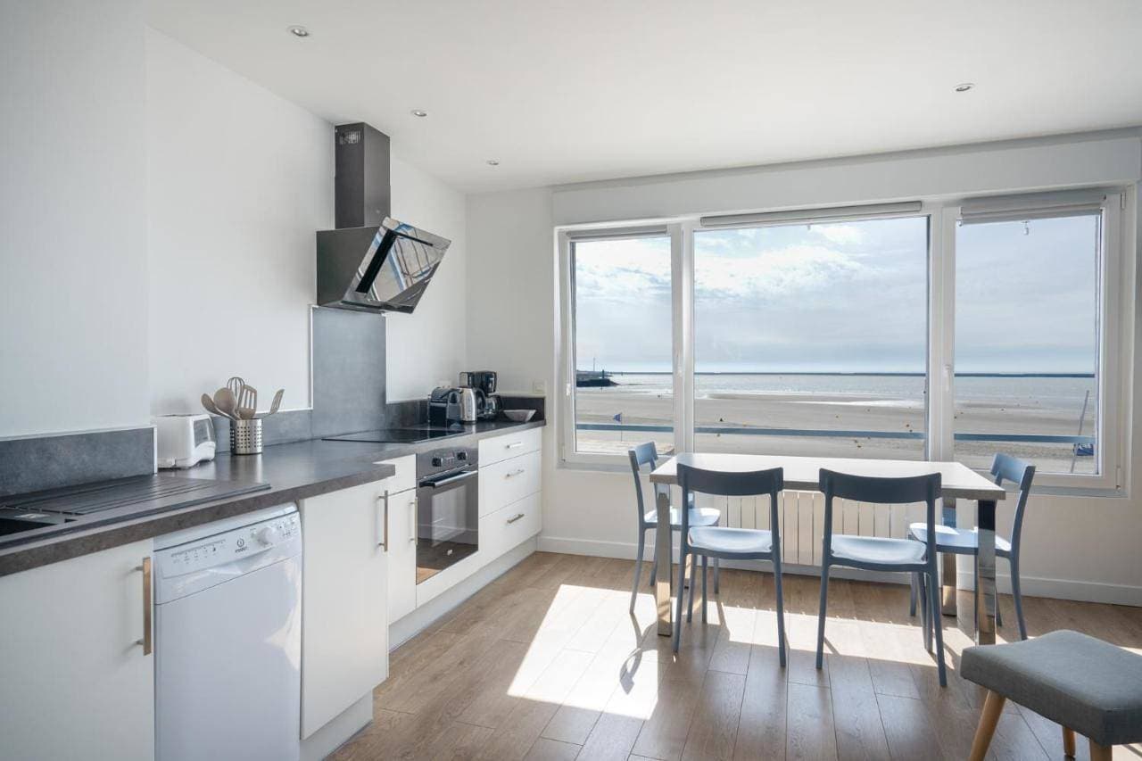 Foto 2 von 5: Apartment with Sea View