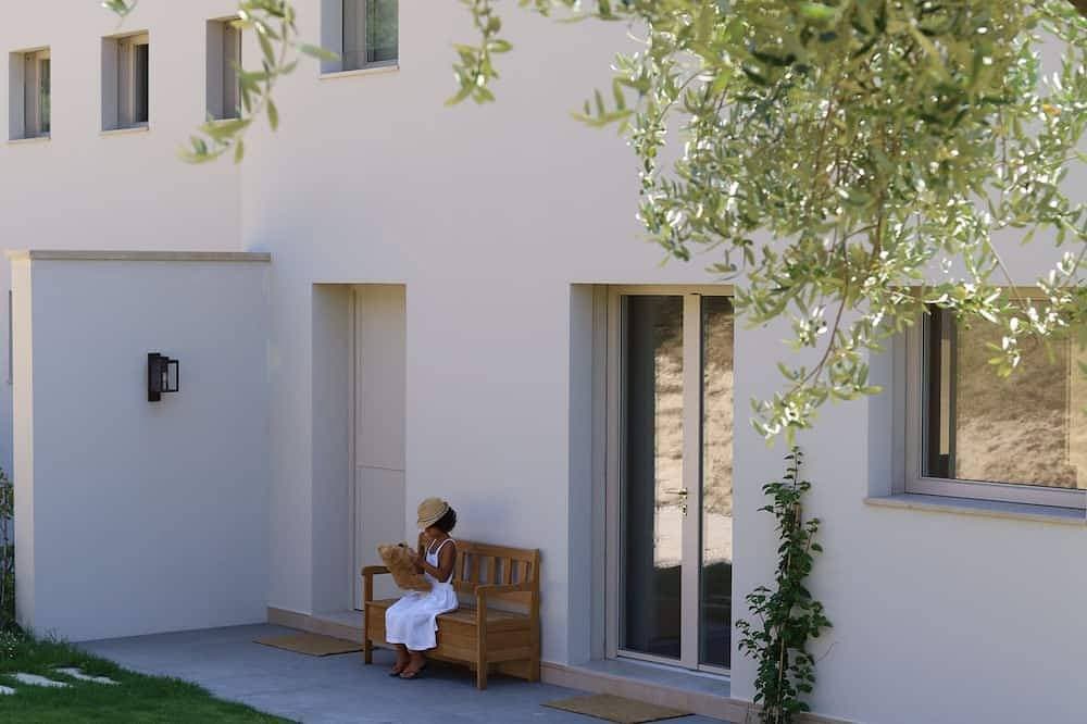 Casa O: Nestled Among Olive Trees, with a Pool and a View of the Maiella 1