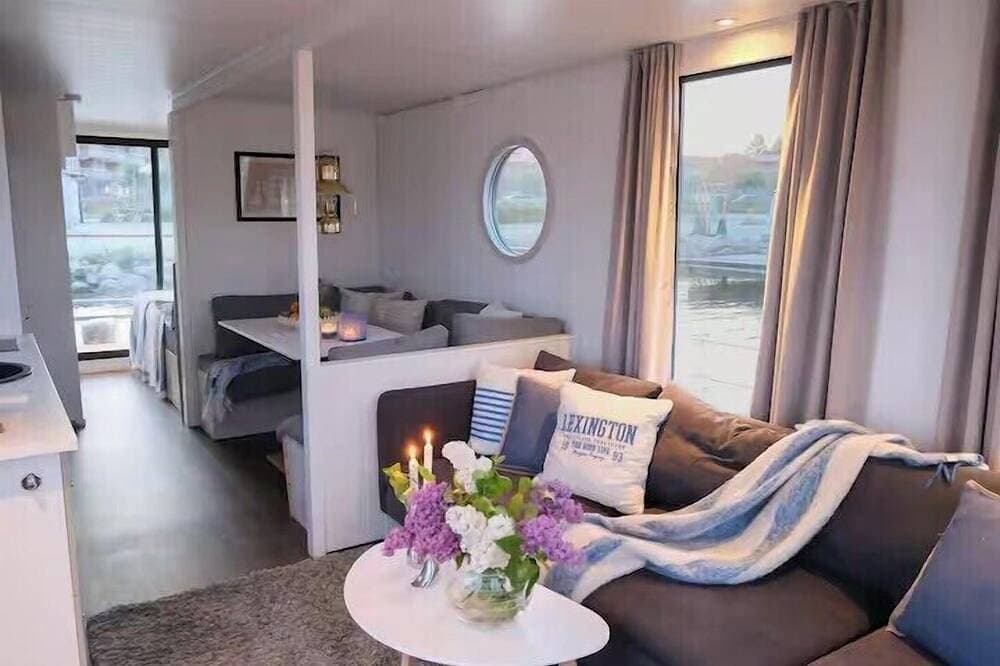 Solvesborg Houseboat with Harbour Views - Sleeps 4 1