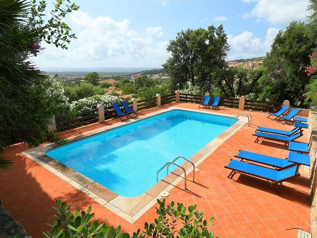 Foto 2 von 5: Villa