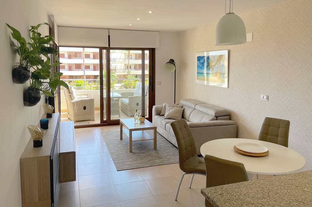 Foto 7 von 18: Luxury Apartment in Cabo Roig , 2 Pools and Lovely Gardens