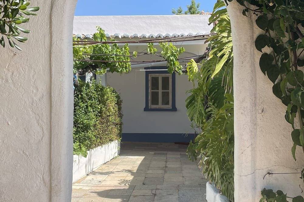 Foto 10 von 26: Portugiesisches Bauernhaus mit ummauerten Garten und eigenem Pool