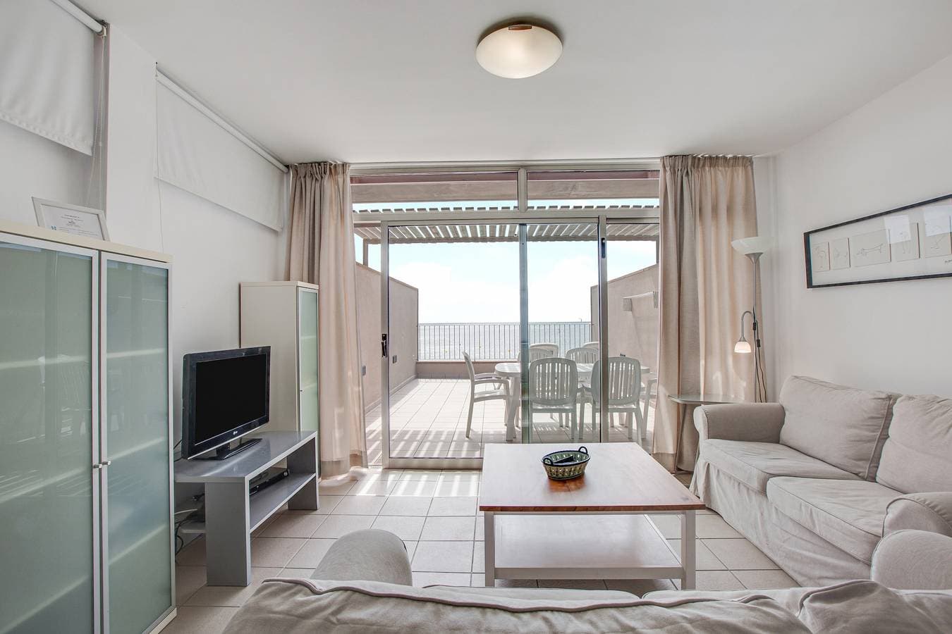 Foto 3 von 22: Ferienwohnung "Casa Médano 18" mit Blick auf das Meer und die Berge und WLAN