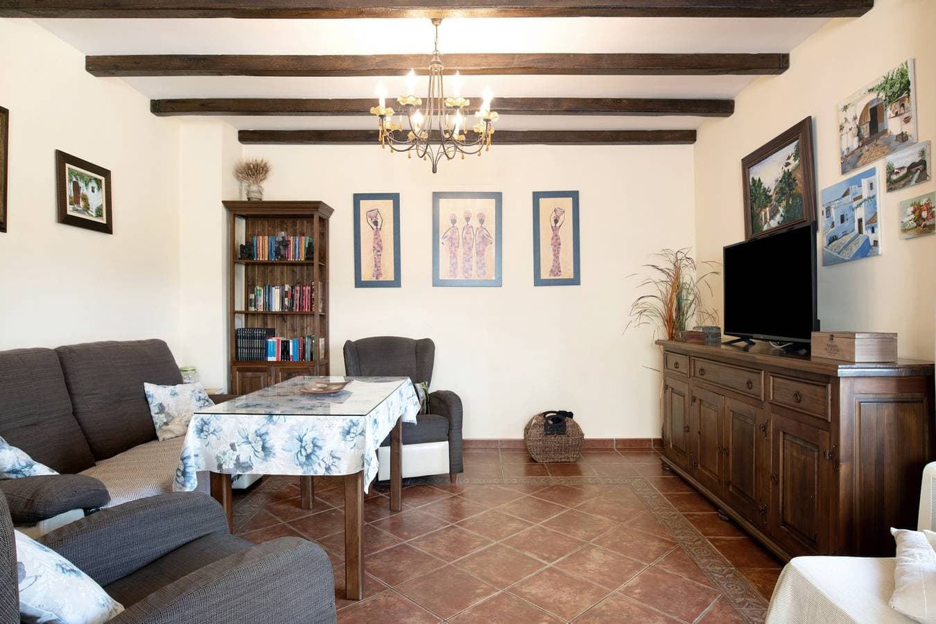 Foto 8 von 27: Ferienhaus 'Ayala' mit Bergblick, privatem Pool und Wi-Fi