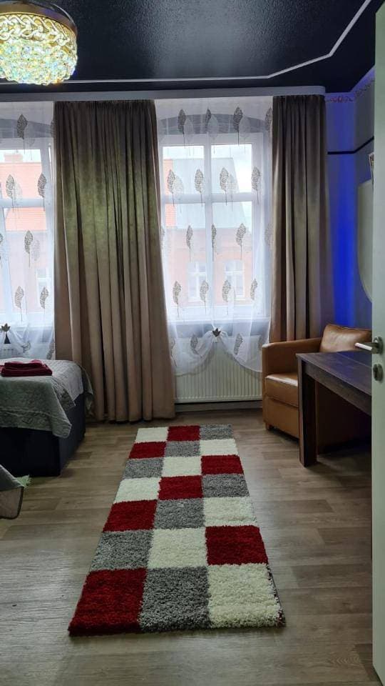 Foto 13 von 53: Two-Bedroom Apartment