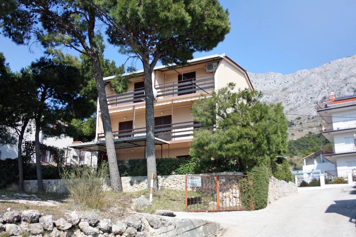 Foto 4 von 27: 1-Zimmer-Ferienwohnung mit Balkon und Meerblick Nemira, Omis A-5884-c
