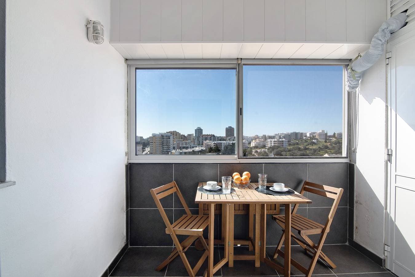 Foto 3 von 20: Ferienwohnung 'Apartamento Freire' mit Balkon, WLAN und Klimaanlage