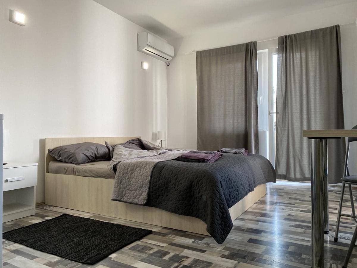 Foto 3 von 10: One-Bedroom Apartment with Balcony