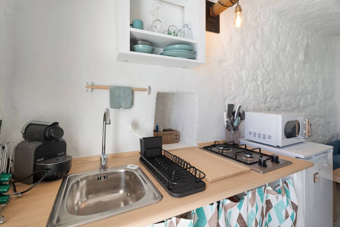 Foto 11 von 27: Ferienstudio „Cueva Sol“ mit Meerblick, Gemeinschaftspool und WLAN