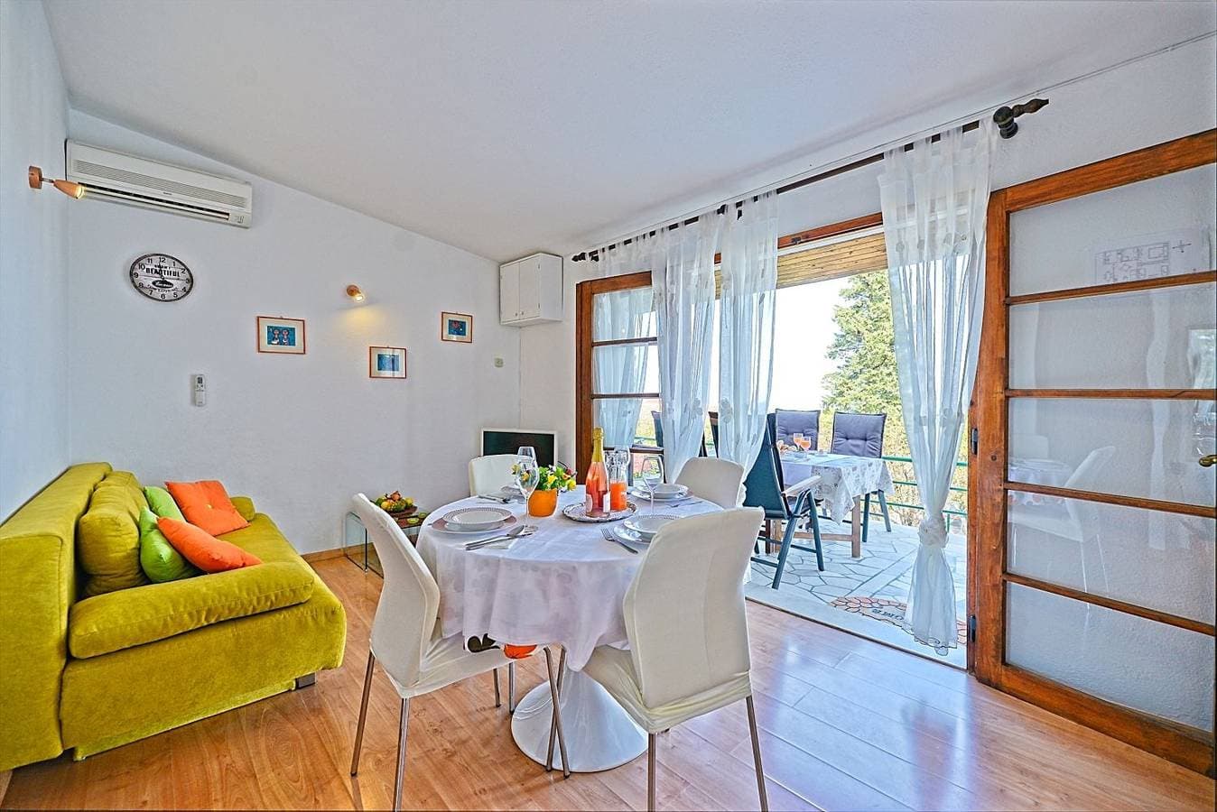 2-Zimmer-Haus mit Terrasse und Meerblick Postira, Brac K-6052 1