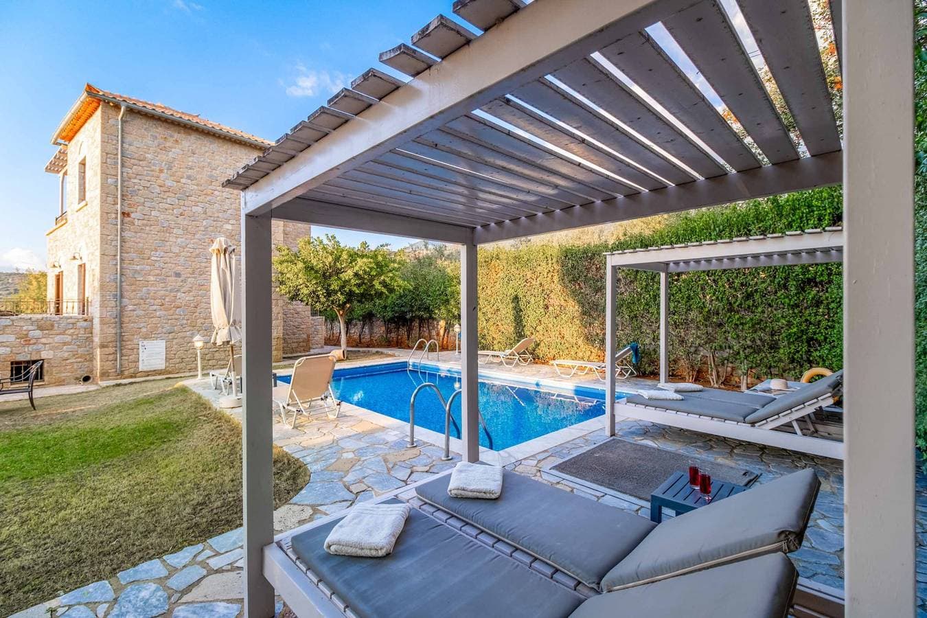 Foto 4 von 42: Villa für 6 Personen mit Terrasse