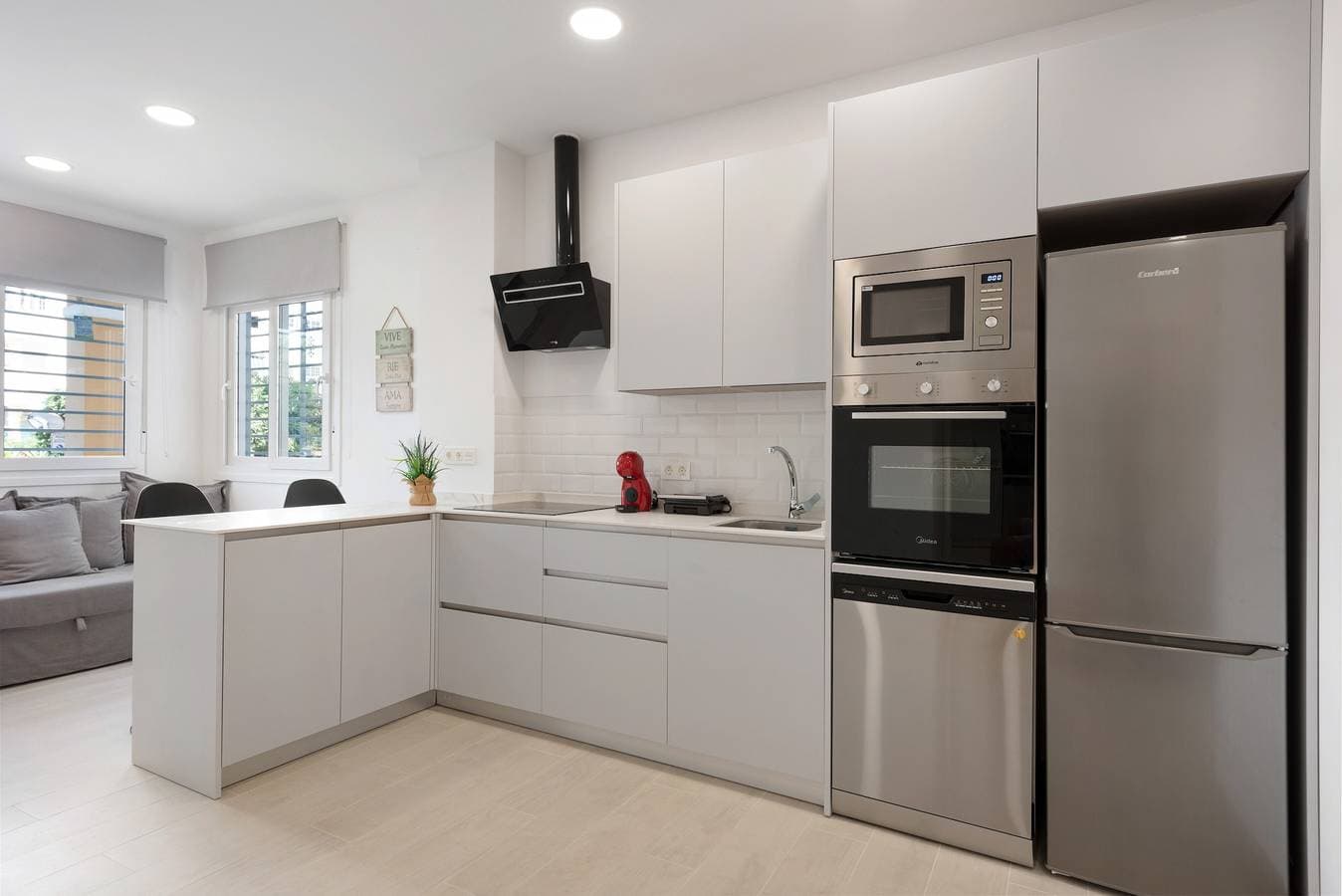 Foto 13 von 21: Einzimmerapartment 'Apartamentos Sealmar 1' mit Gemeinschaftspool, Wi-Fi und Klimaanlage