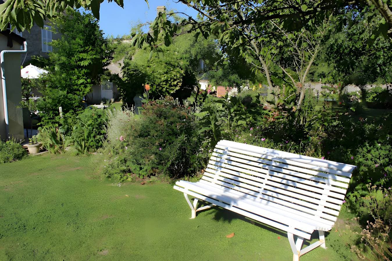 Foto 11 von 28: Gästezimmer 'Entre Mer Et Terre - Chambre Rubis' mit Gemeinschaftsgarten und WLAN