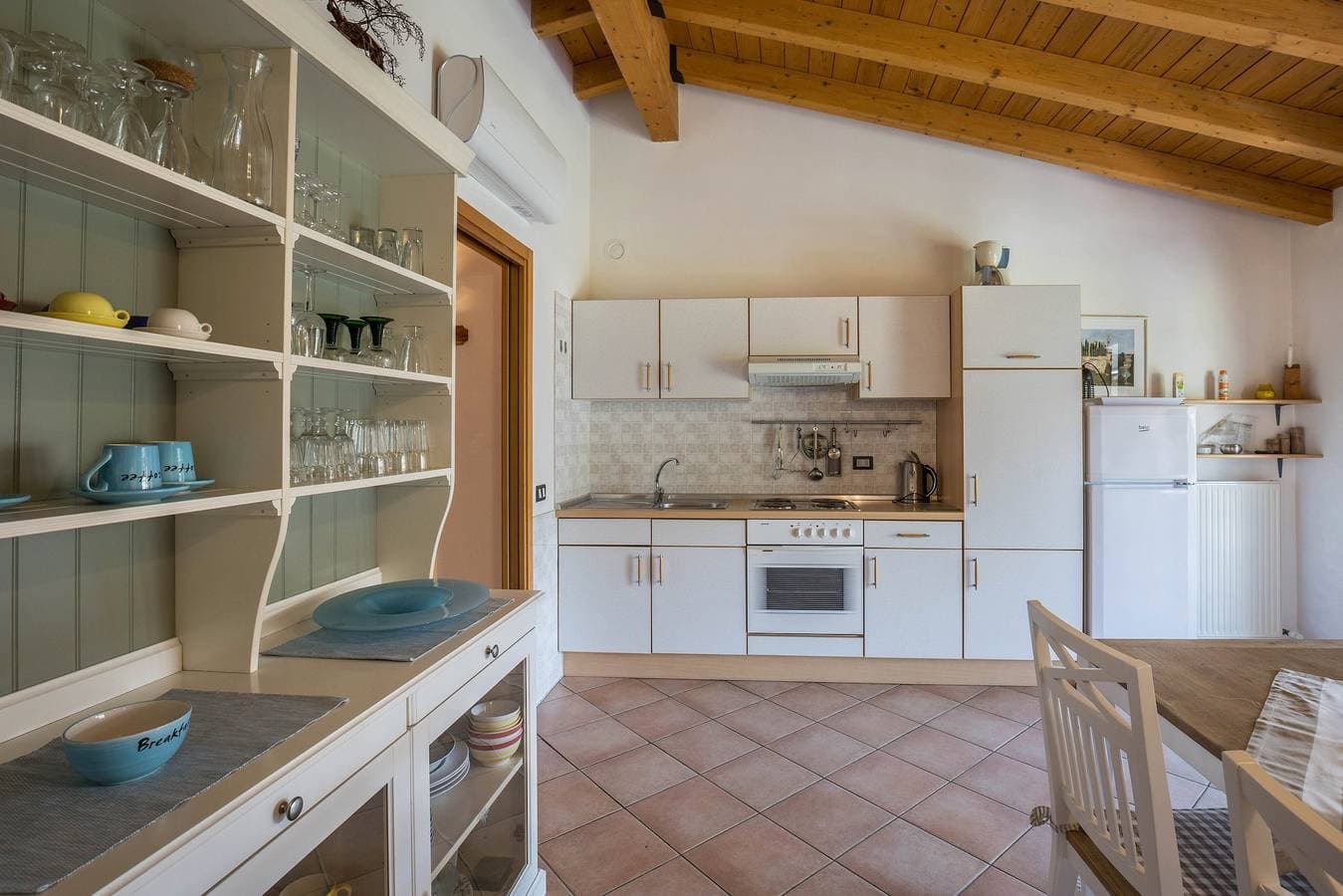 Foto 6 von 30: Apartment 'Lazise Colá' mit Gemeinschaftspool, privater Terrasse und Klimaanlage