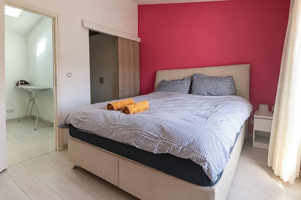Foto 3 von 9: The Family Home