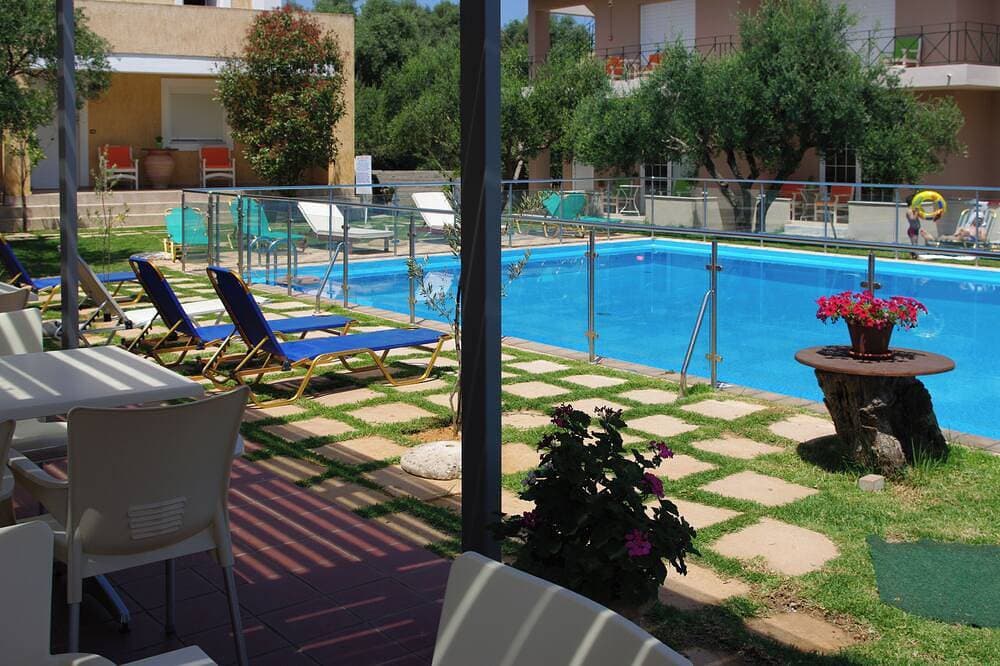 Foto 6 von 18: Cozy Apartment with Swimming Pool Near the Sea