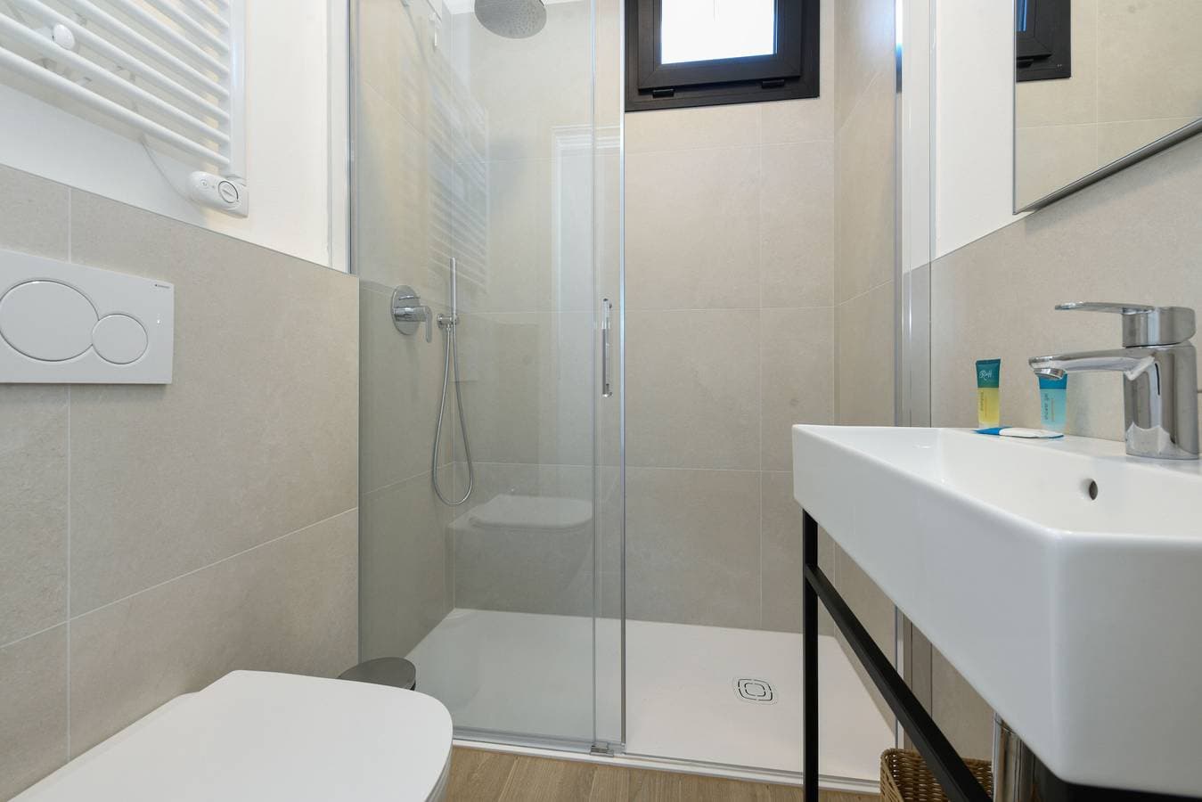 Foto 10 von 29: Mgh Luxury - Palms Residence Sirmione N2