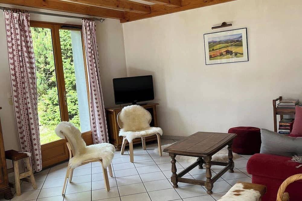Foto 11 von 20: Charming Chalet - Sleeps 6