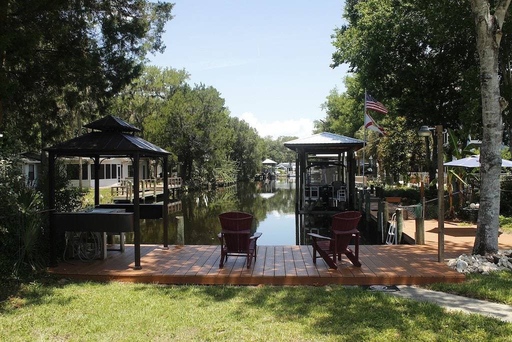Foto 9 von 29: Homosassa Waterfront mit Bootssteg-Tiefwasserkanal