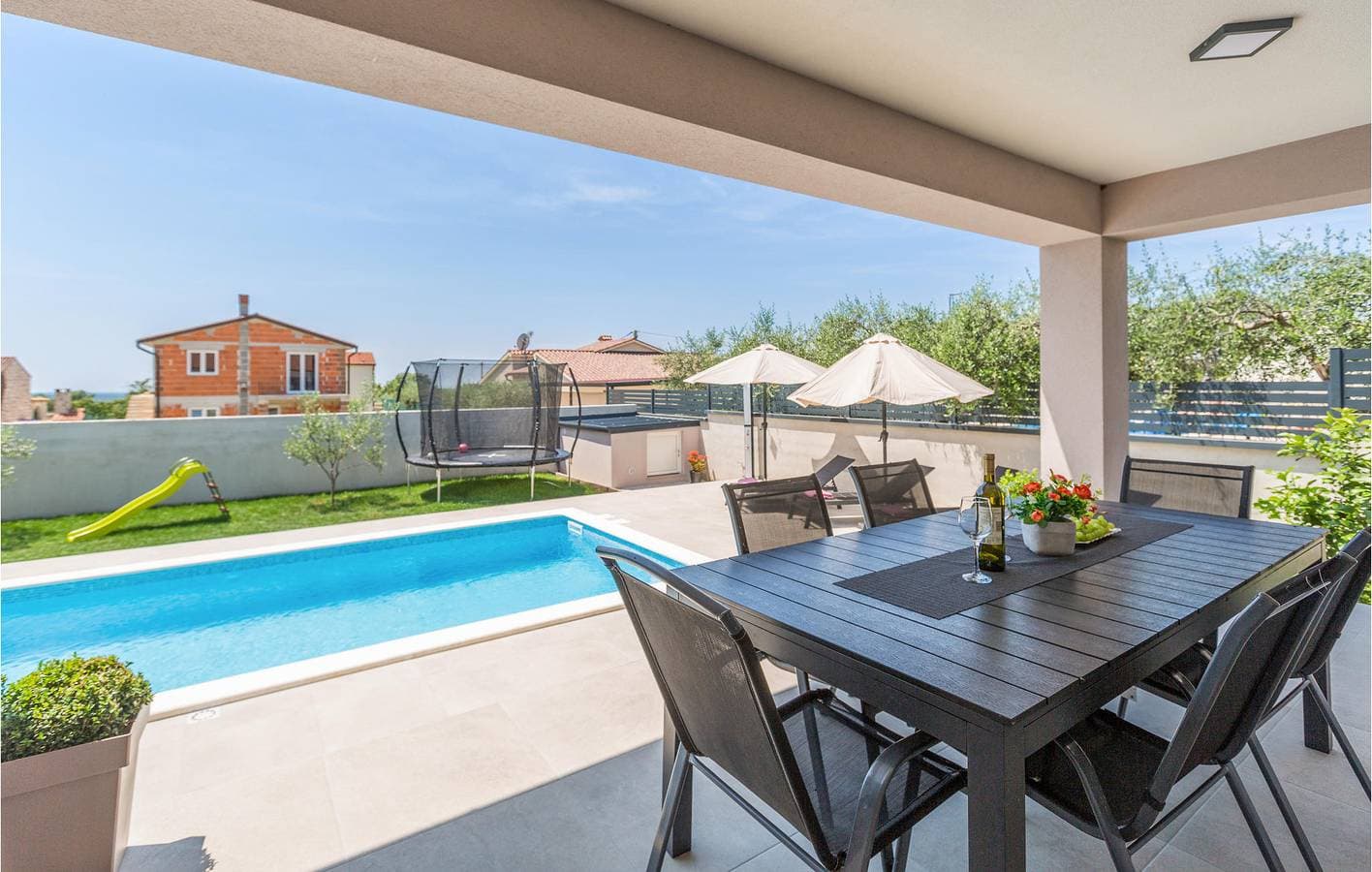 Foto 4 von 33: Reizende 2-Zimmer-Wohnung mit Pool in der Nähe des Stadtzentrums von Galizana
