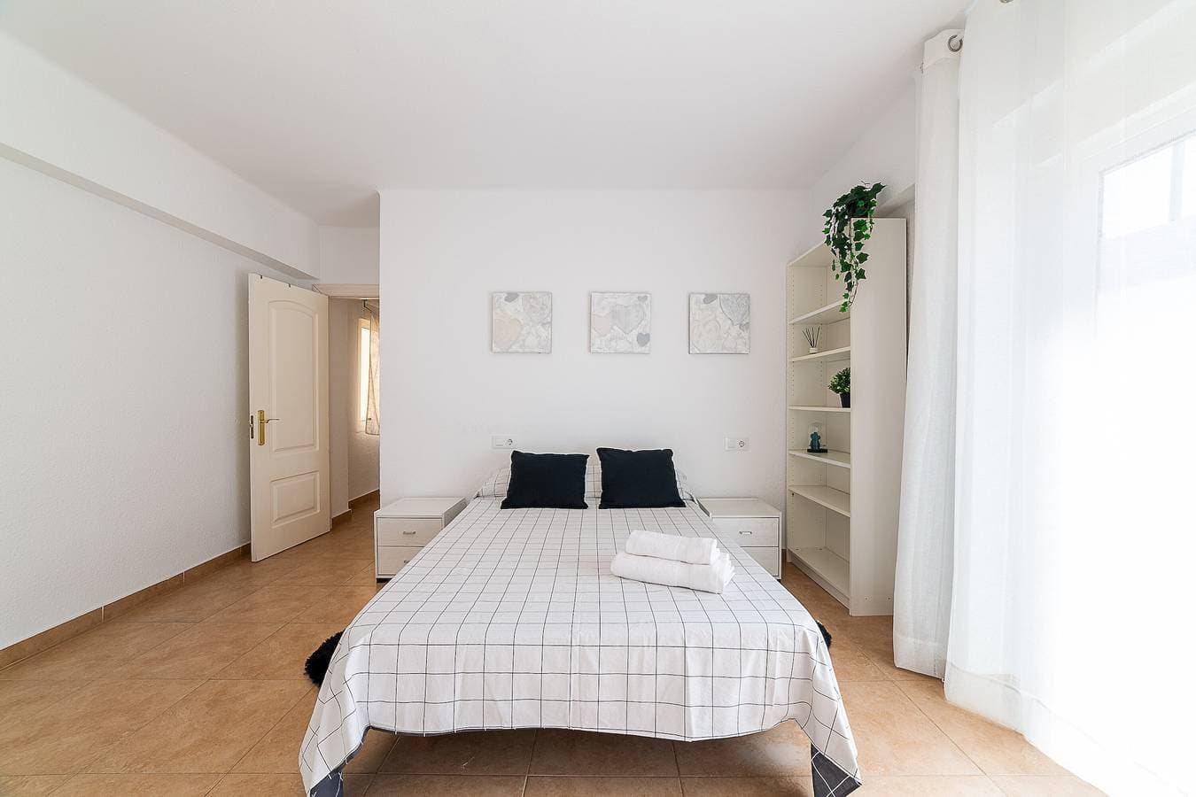 Foto 10 von 27: Wohnung in El Zapillo: Meerblick, WLAN, Klimaanlage im Wohnzimmer, Deckenventilatoren
