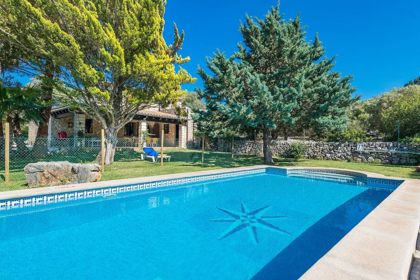Foto 3 von 31: Finca in idyllischer Lage mit Terrasse, Pool und WLAN