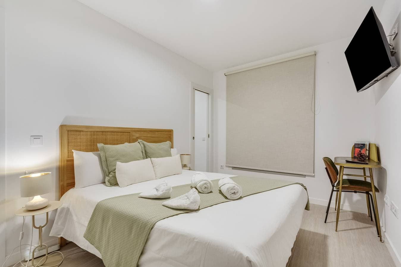 Foto 6 von 33: Ferienwohnung 'Apto Moderno Con Vistas Únicas' mit Meerblick, privater Terrasse und WLAN