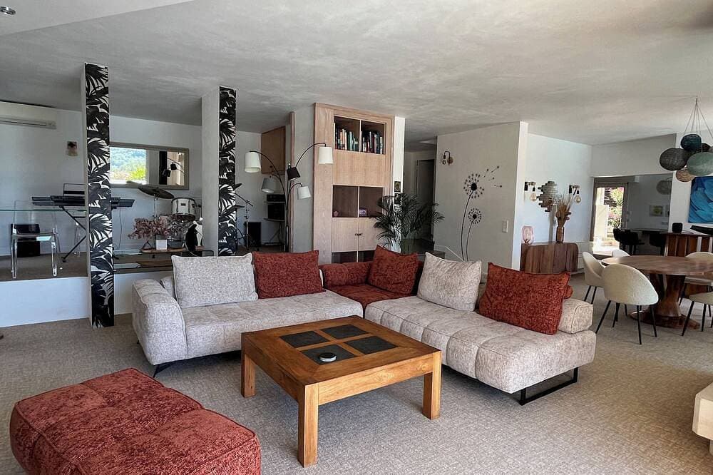Foto 9 von 30: Design-Villa in der Nähe von Cannes. Panoramablick auf das Meer .. sehr ruhig