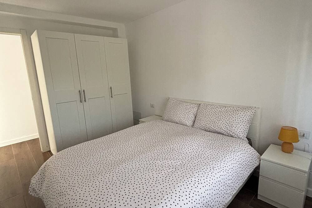 Foto 2 von 22: Charming El Paraiso Apt with Gibraltar Views Near Puerto Banus