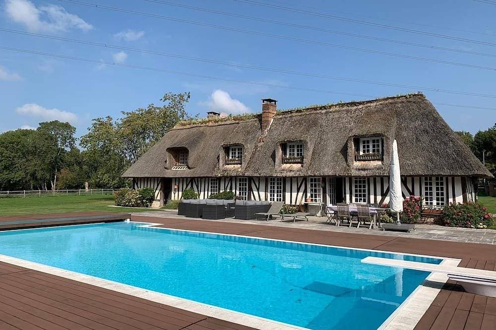 Charming cottage with swimming pool in the heart of the Pays d'Auge 1