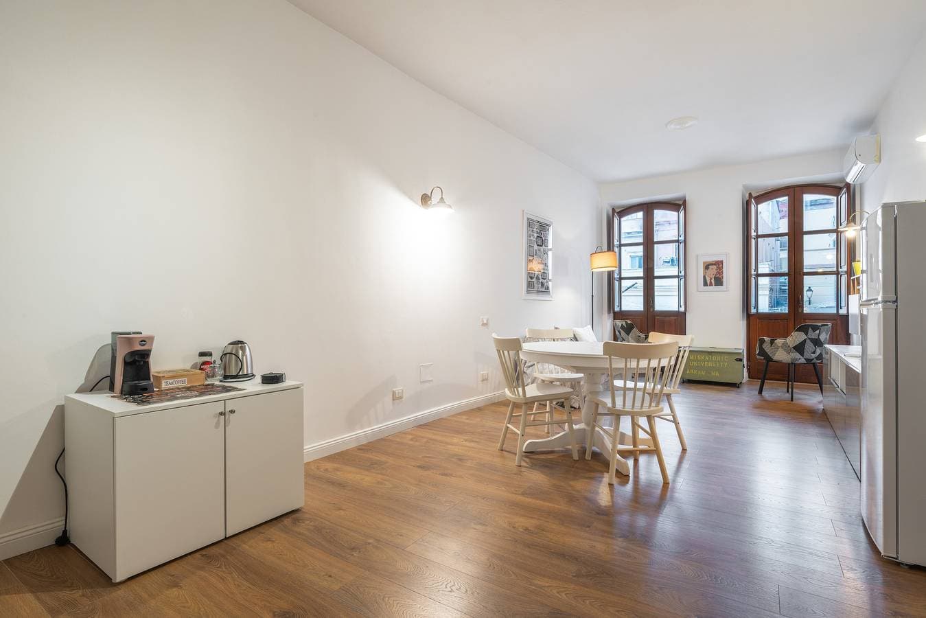 Foto 7 von 28: Tramonto über Sant’Efisio – Modernes Apartment mit Blick auf die Kirche
