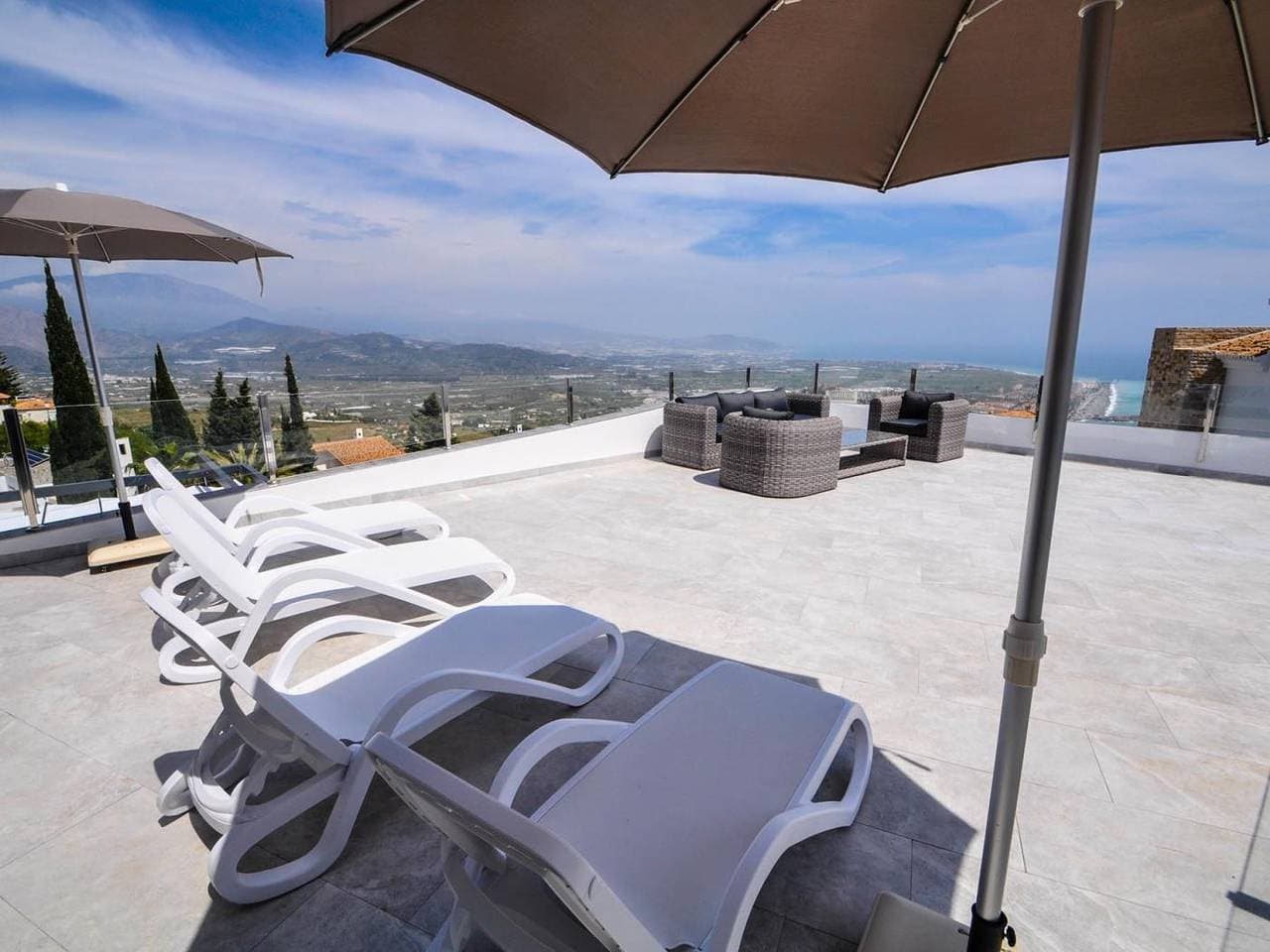 Foto 5 von 26: Moderne Luxusvilla, Meerblick und beheiztem Pool